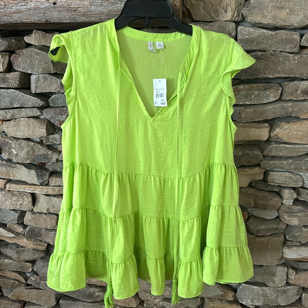 Cato J/M Sportswear size medium 100% Poly- super soft- NWT Lime green